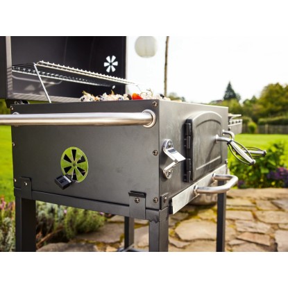 Jamestown Jaxon faszenes grill kocsival, széntartó ajtóval, szellőzővel és üvegnyitóval. Jamestown Jaxon faszenes grill kocsival, széntartó ajtóval, szellőzővel és üvegnyitóval.