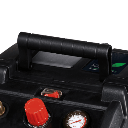 Közelkép az Einhell TC-AC 190/6/8 olajmentes kompresszorról fogantyúval, manométerrel és piros beállító gombbal. Közelkép az Einhell TC-AC 190/6/8 olajmentes kompresszorról fogantyúval, manométerrel és piros beállító gombbal.