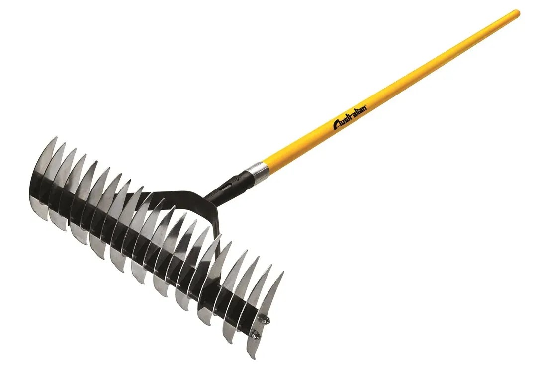 Gyepszellőztető acél 32 fogú 150 cm üvegszálas nyél Gyepszellőztető acél 32 fogú 150 cm üvegszálas nyél