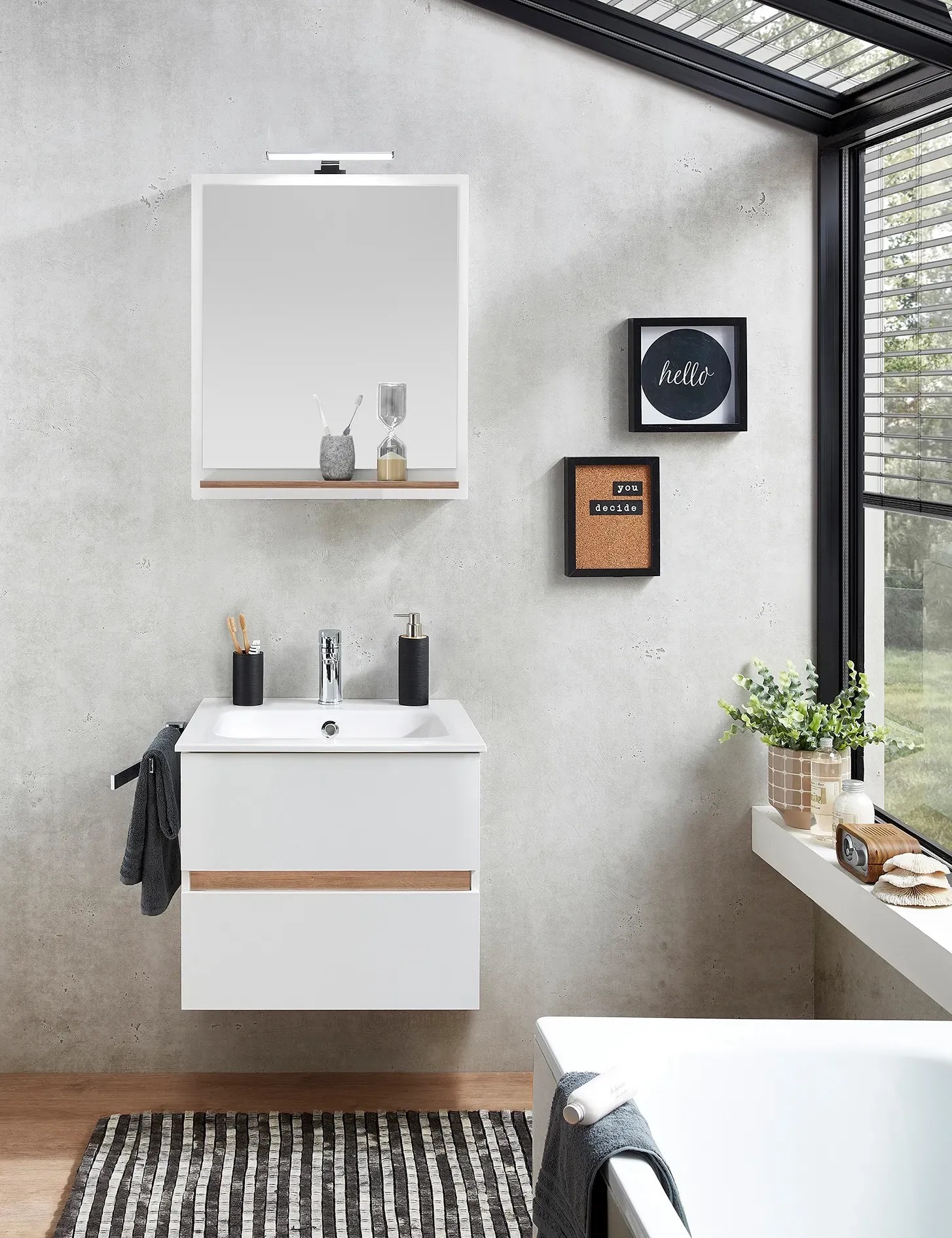 Pelipal 329 Mila fürdőszobabútor szett mosdóval, alsó szek. és tükörrel fehér Pelipal 329 Mila fürdőszobabútor szett mosdóval, alsó szek. és tükörrel fehér