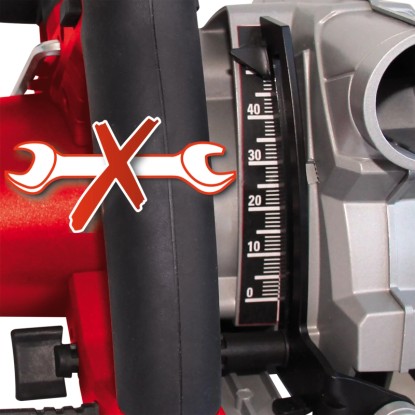 Közelkép az Einhell TE-CS 165 kézi körfűrészről mélységállítással. Közelkép az Einhell TE-CS 165 kézi körfűrészről mélységállítással.
