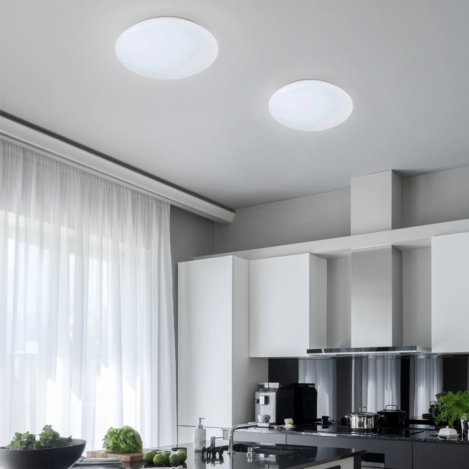 Fehér Reality LED mennyezeti lámpa Putz, 12W, műanyagból, konyhába szerelve. Fehér Reality LED mennyezeti lámpa Putz, 12W, műanyagból, konyhába szerelve.