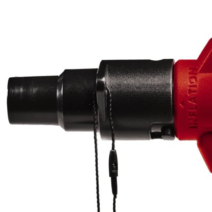 Közelkép: Az Einhell Power X-Change CE-AP 18 Li-Solo akkus légpumpa adaptere. Közelkép: Az Einhell Power X-Change CE-AP 18 Li-Solo akkus légpumpa adaptere.