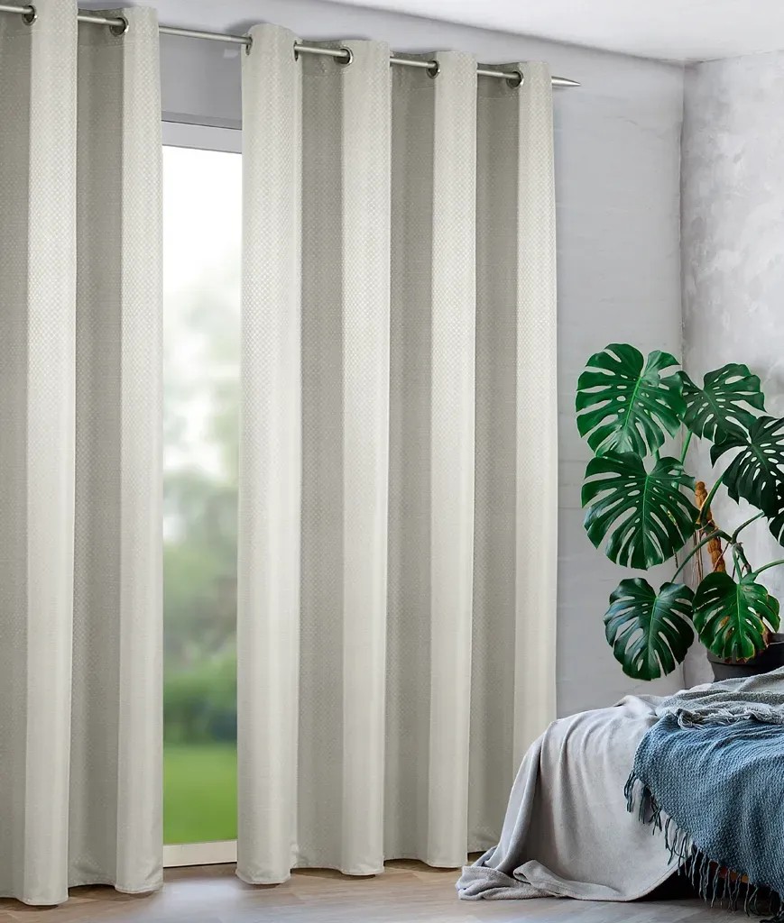 Neusser készfüggöny sötétítő gyűrűs Palau törtfehér 135 cm x 245 cm Neusser készfüggöny sötétítő gyűrűs Palau törtfehér 135 cm x 245 cm