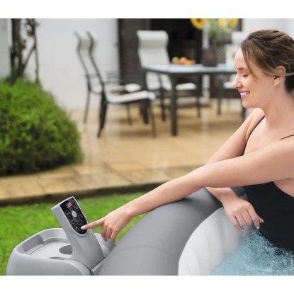 Bestway Lay-Z-Spa Grenada AirJet felfújható pezsgőfürdő, világosszürke, kezelőpanellel és buborékos vízzel. Bestway Lay-Z-Spa Grenada AirJet felfújható pezsgőfürdő, világosszürke, kezelőpanellel és buborékos vízzel.
