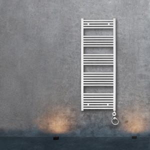 Fehér elektromos fürdőszobai radiátor Winterberg XXL, 160x60 cm, szürke falon.