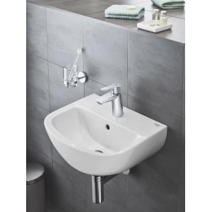 Grohe Bau Ceramic kézmosó, 45 cm, fehér, vendég WC-hez, csapteleppel és túlfolyóval.