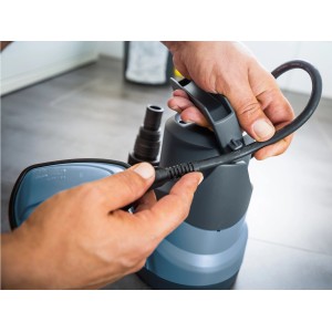 TPK 6000 búvárszivattyú (250 W) kábellel és fogantyúval, alkalmas tiszta víz szivattyúzására.