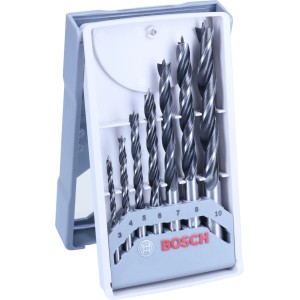 Bosch Pro fafúrókészlet, 7 részes, nyitott szürke-fehér tokban. Különböző spirálfúrók precíz fúráshoz.