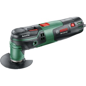 Bosch PMF 250 CES multifunkciós szerszám zöld-fekete házzal és felszerelt fűrészlappal.