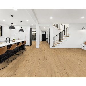Világos lakótér Kaindl Masterfloor Life laminált padlóval, Bradford tölgy, vízálló és természetes.