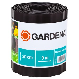 Gardena pázsitszegély tekercsen, 20 cm magas, 9 m hosszú, ágyásszegélyezéshez.