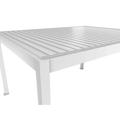 A fehér Biohort 4,5x3,5 m-es pergola részlete lamellás tetővel.