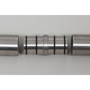 Rozsdamentes acél korlát összekötő V2A, 40 mm átmérő, tartozék lépcsőkhöz és korlátokhoz.