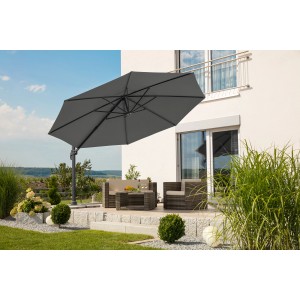Antracit Schneider Rhodos napernyő, Ø 400 cm, kurblival a teraszon.