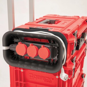 Qbrick System PRO kábeltartó elosztóval a szerszámos kocsin.