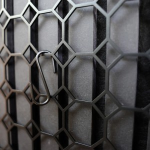 Denpanels tárolórács 4 akasztóval akusztikus panelhez, fekete.