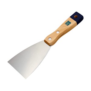 LUX festékspatula, 70 mm széles, fa nyéllel és acél pengével.