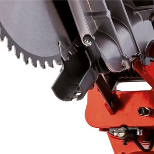 Közelkép: Einhell TC-SM 2131/1 Dual gérvágó fűrészlap és forgácsgyűjtő.
