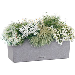 Lechuza Balconera Stone 50, kőszürke virágláda növényekkel.