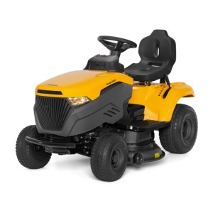 Sárga Stiga Tornado 398 M fűnyíró traktor oldalsó kidobással. Kompakt fűnyíró traktor közepes kertekhez.