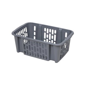 Szürke műanyag szennyeskosár téglalap alakú, lyukacsos mintával.
