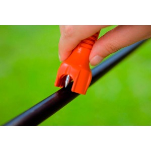 Gardena szerelőeszköz csövet lyukaszt a Micro-Drip rendszerekhez.
