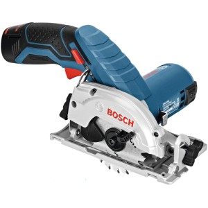 Bosch Professional GKS 12 V-26 Solo akkus körfűrész, kék-fekete, fűrészlappal. Kompakt, pontos vágásokhoz.