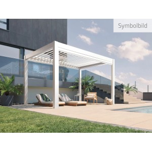 Fehér Biohort pergola 4x3 m teraszfedésként, lécekkel és kerti bútorokkal.