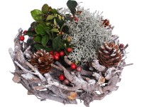 Téli kompozíció fakoszorúban kompozíció átmérője: kb. 31 cm