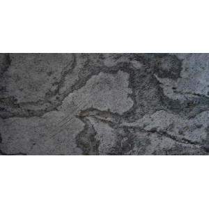 Fényes ezüst színű kőfurnér 60x120cm falburkoláshoz. Természetes kőburkolat textúrával.