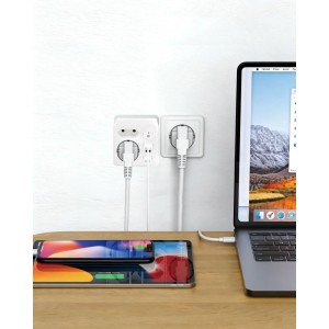 Adapter földelt aljzattal Euro aljzattal és 3 USB porttal be/ki kapcsolóval