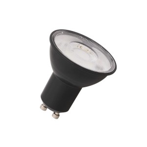 Közeli kép egy fekete LED spotlámpáról.