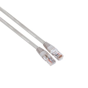 Szürke hálózati kábel RJ45 csatlakozókkal informatikához és multimédiához.