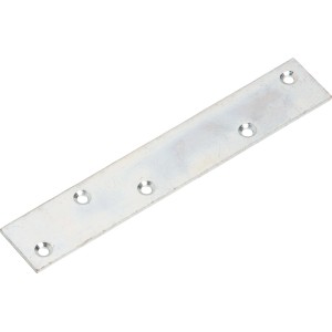 Horganyzott lapos kötőelem, 170x30 mm, lyukakkal a bútorelemek rögzítéséhez.