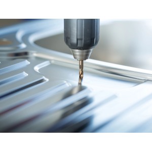 LUX Comfort fémfúró (Ø 1 mm) fúr fémet fúrógéppel.