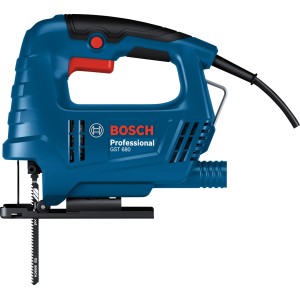 Kék Bosch GST 680 Professional dekopírfűrész a pontos vágásokhoz.