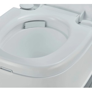 Enders kemping WC Mobil WC Supreme, a fehér WC-ülőke részletfotója.