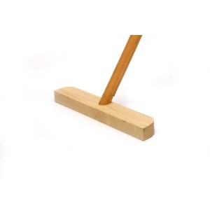 Fából készült felmosó nyéllel a takarításhoz.