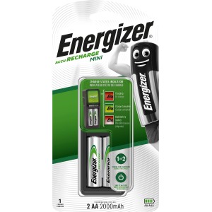 Energizer Mini töltő 2 db AA 2000 mAh akkumulátorral. Kompakt akkumulátortöltő utazáshoz.