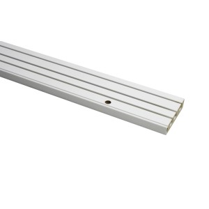 Fehér Gardinia 3-pályás függönysín, 250 cm hosszú, előfúrt lyukakkal.