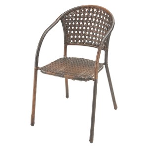 Barna rattan szék teraszra vagy erkélyre.