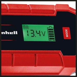 Einhell CE-BC 4 M akkumulátortöltő LCD kijelzővel, amely a feszültséget és a töltöttségi szintet mutatja.