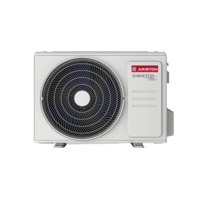 Ariston klíma kültéri egység, fehér burkolat ventilátorráccsal.