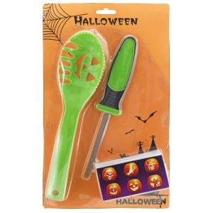 Többszínű műanyag tökfaragó készlet Halloweenre. Tartalmaz lapátot, faragóeszközt és sablonokat.