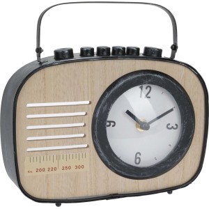 Dekoratív retro rádióóra fali dekorációként.