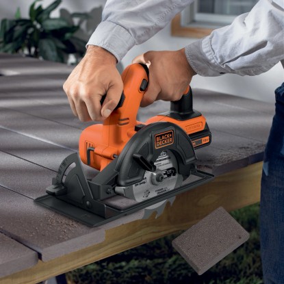 Black + Decker BDCCS18 akkumulátoros körfűrész 18 V 140 mm