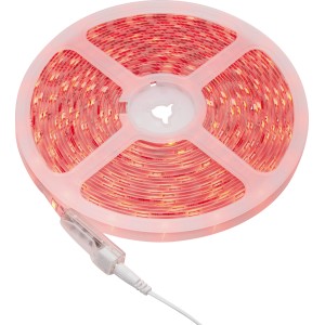 Feltekert 10 m-es RGB LED flexibilis szalag távirányítóval, pirosan világít.