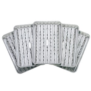 Négyzet alakú grilltálcák, 5 darabos készlet, fémből, lyukakkal a kíméletes grillezéshez.