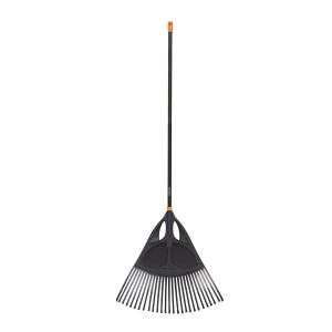 Fiskars Solid XL lombseprű, széles gereblye kertbe és udvarra.